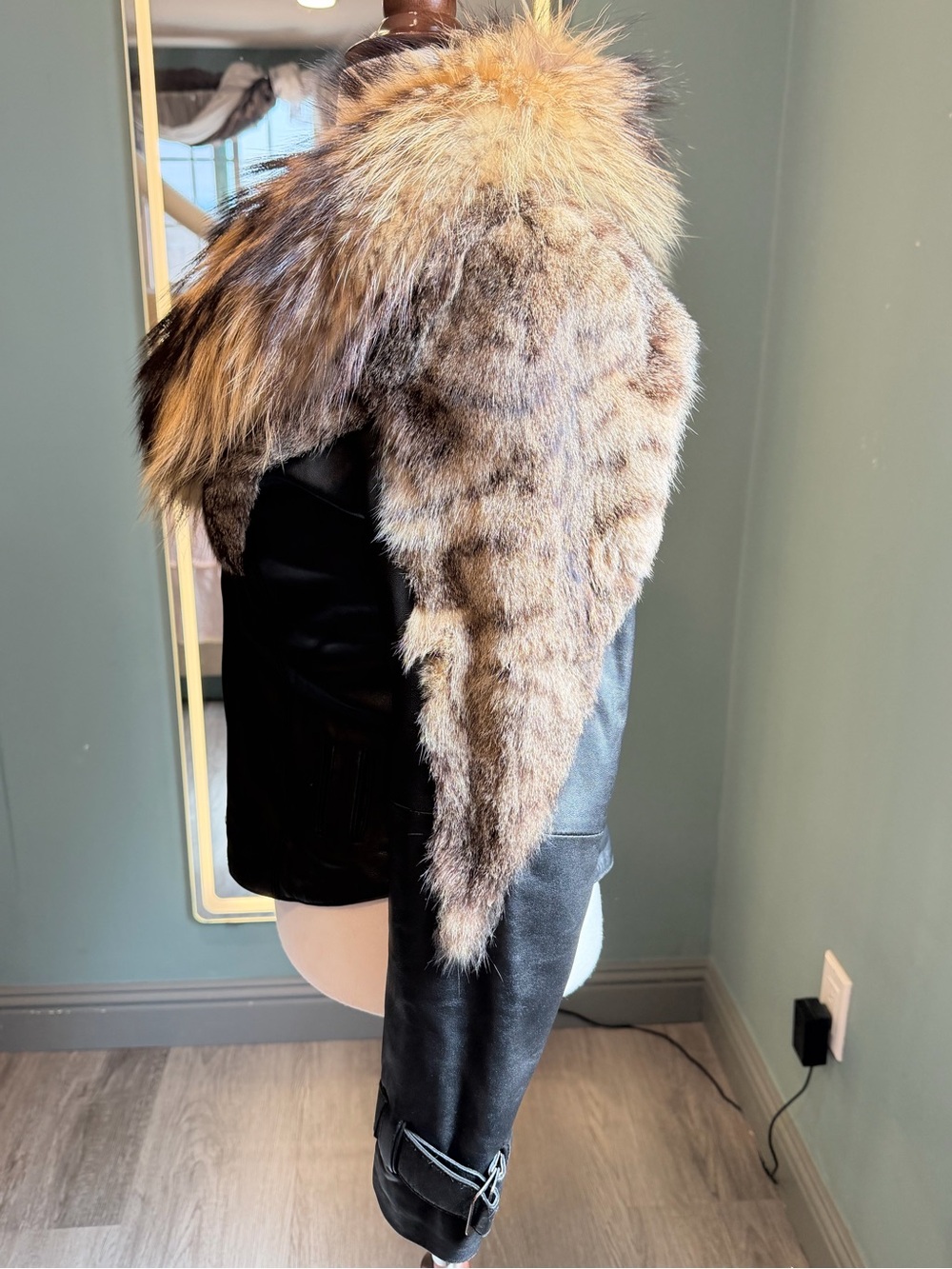 Y2K Cropped Fur Trim Fitted Leather Jacket XS/S Raccoon Rabbit Fur - Picture 4 of 8